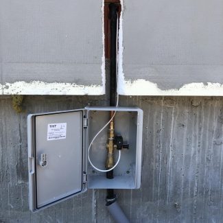 Табло с автоматичен вентил за спиране на потока на газа, при засечено изтичане на газ от газсигнализатора