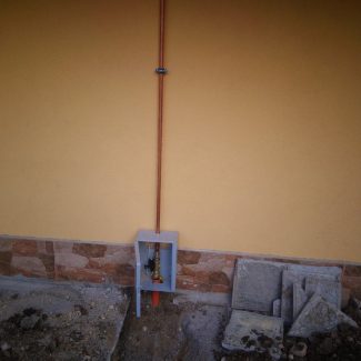 Табло за монтаж на магнетвентил за автоматично спиране на потока на газ при засечено изтичане на газ от газсигнализатор